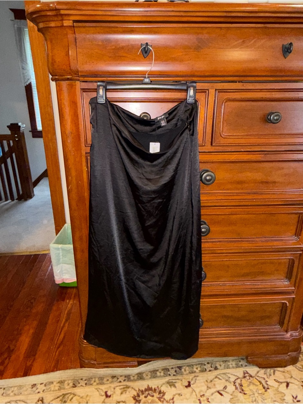 Nasty Gal Black Satin Maxi Skirt NWT Side Zip Size 10